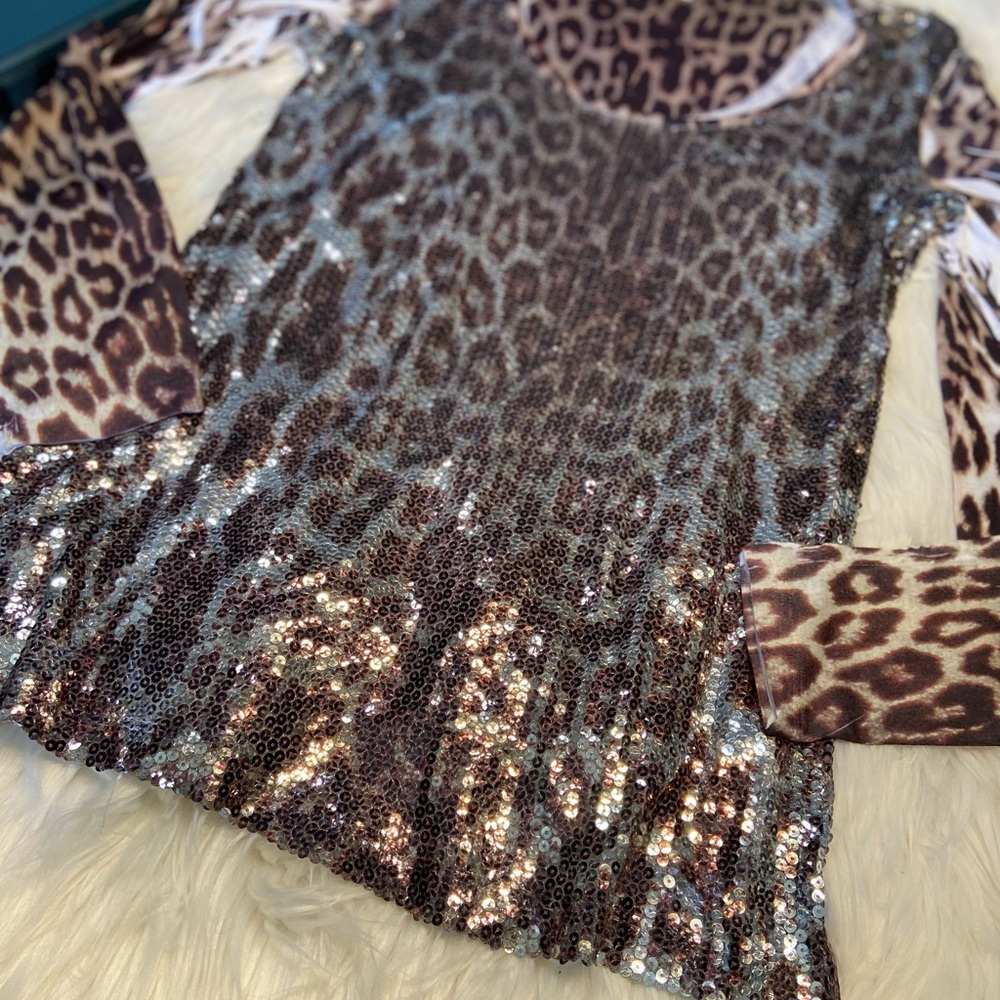Sequin Leopard Print Women's Top - Picture 2 of 6